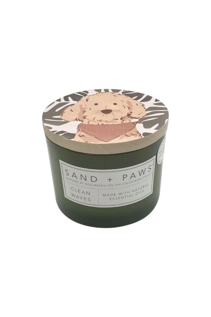 Candle for dog smell from Sand + Paws that targets smelly dog to neutralize odor