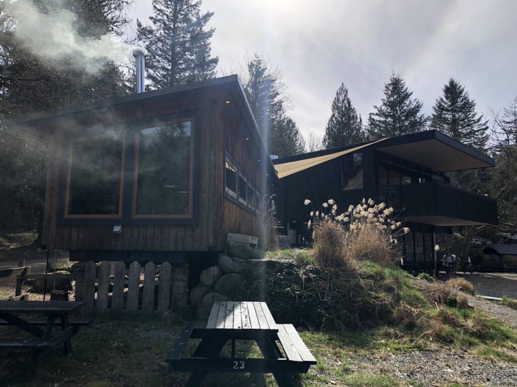 Fergie's cafe, Squamish brunch place to eat indoor or outdoors